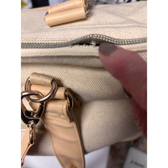 Beis The Weekender in Beige  -Flaw - Picture 2 of 6